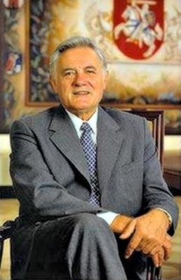 Valdas Adamkus